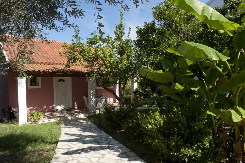 Maria'S Paradise Astrakeri Buitenkant foto